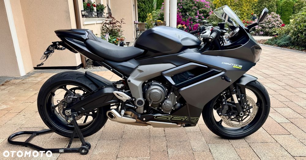 Triumph Daytona - 5