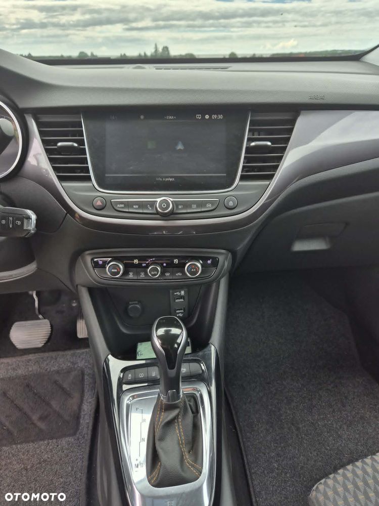 Opel Crossland X - 8