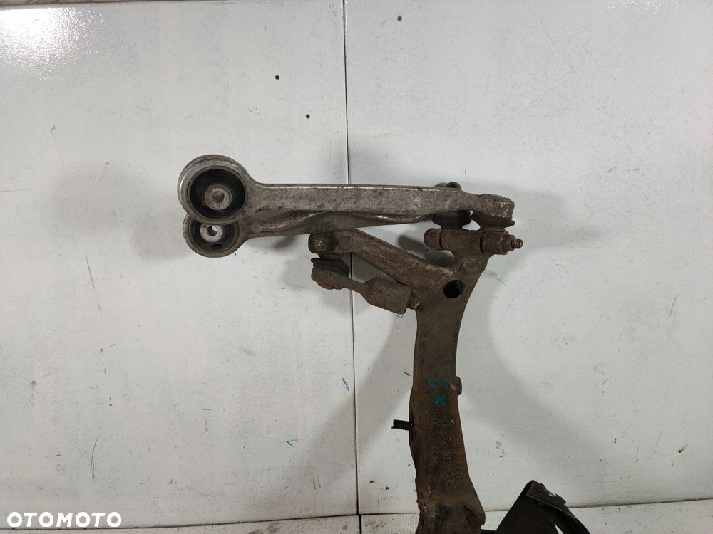 zwrotnica piasta pp passat b5 audi a4 8d0407258al - 4