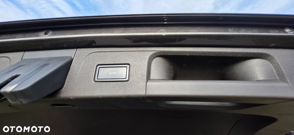 Volkswagen Passat 2.0 TDI (BlueMotion Technology) DSG Highline - 26