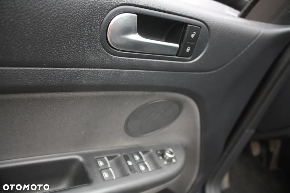 Volkswagen Golf Plus 2.0 TDI DPF Highline - 23