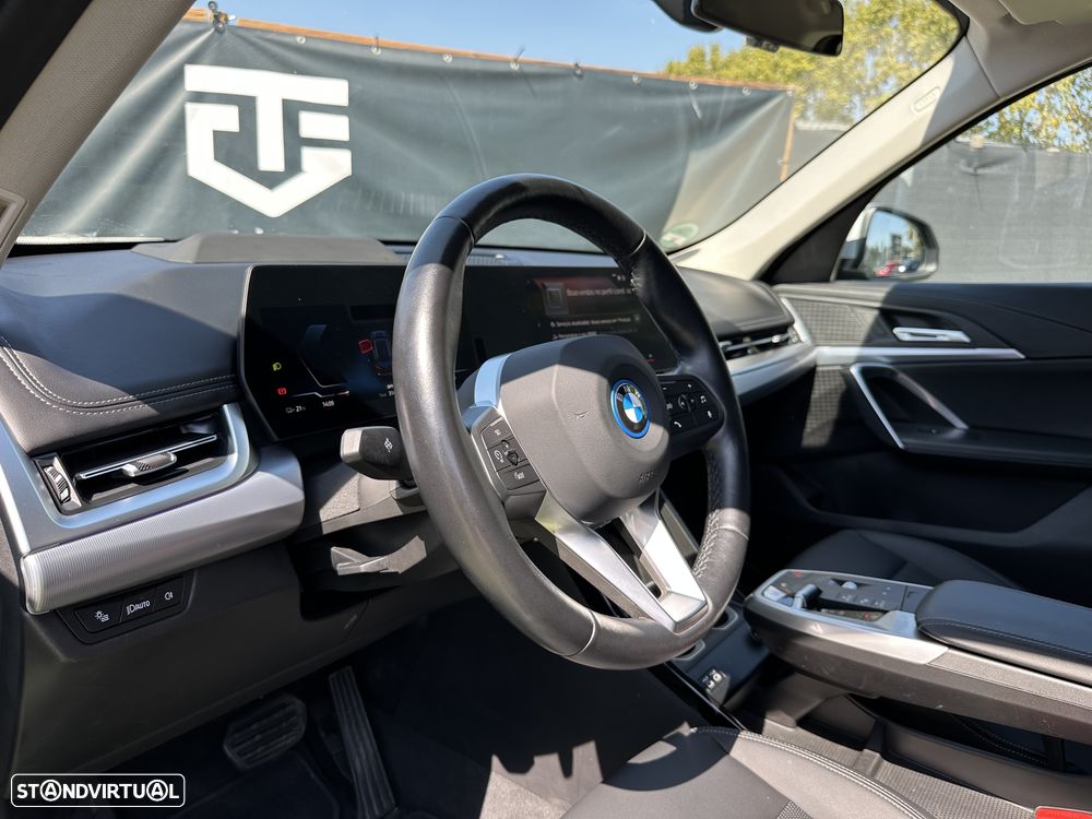 BMW iX1 xDrive30 xLine - 8