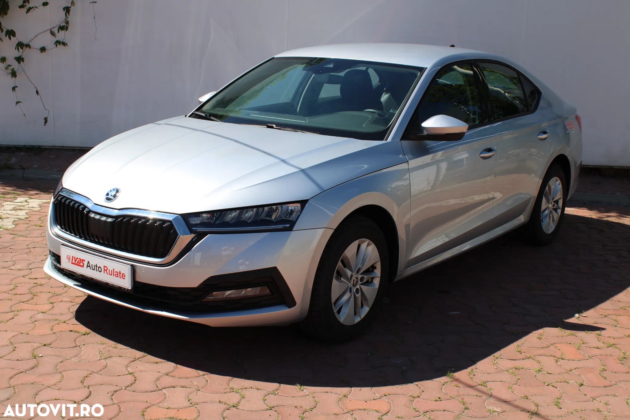 Skoda Octavia 2.0 TDI DSG Ambition - 1