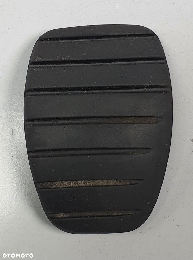 GUMA NAKŁADKA NA PEDAŁ RENAULT TRAFIC II 8200183752 - 1