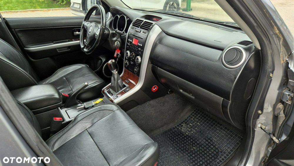 Suzuki Grand Vitara 1.9 DDiS Premium EU5 - 10