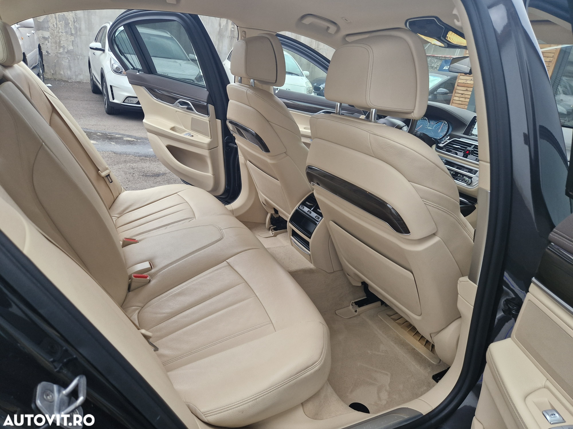 BMW Seria 7 - 23