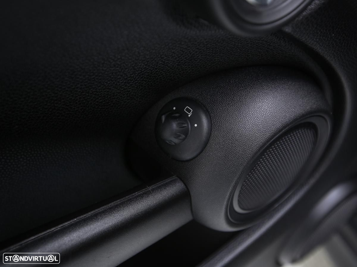 MINI 3 Portas Cooper D - 13