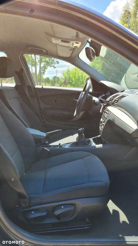 BMW Seria 1 120d - 25