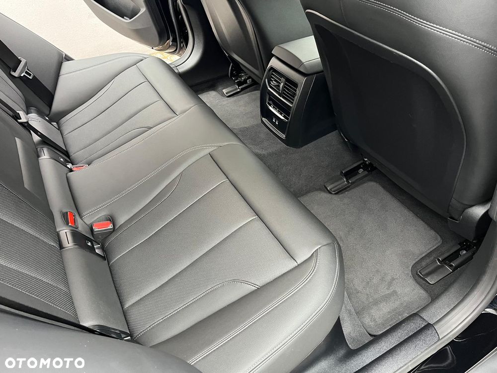 BMW i4 80.7kWh eDrive 35 - 18