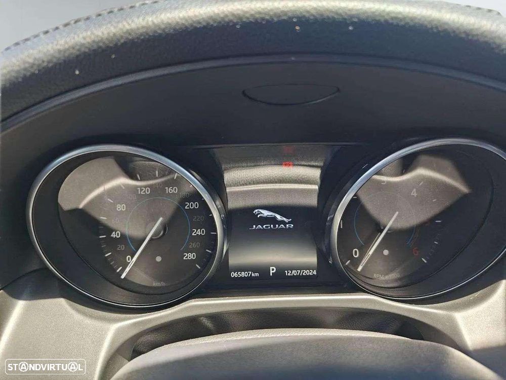 Jaguar XF - 11