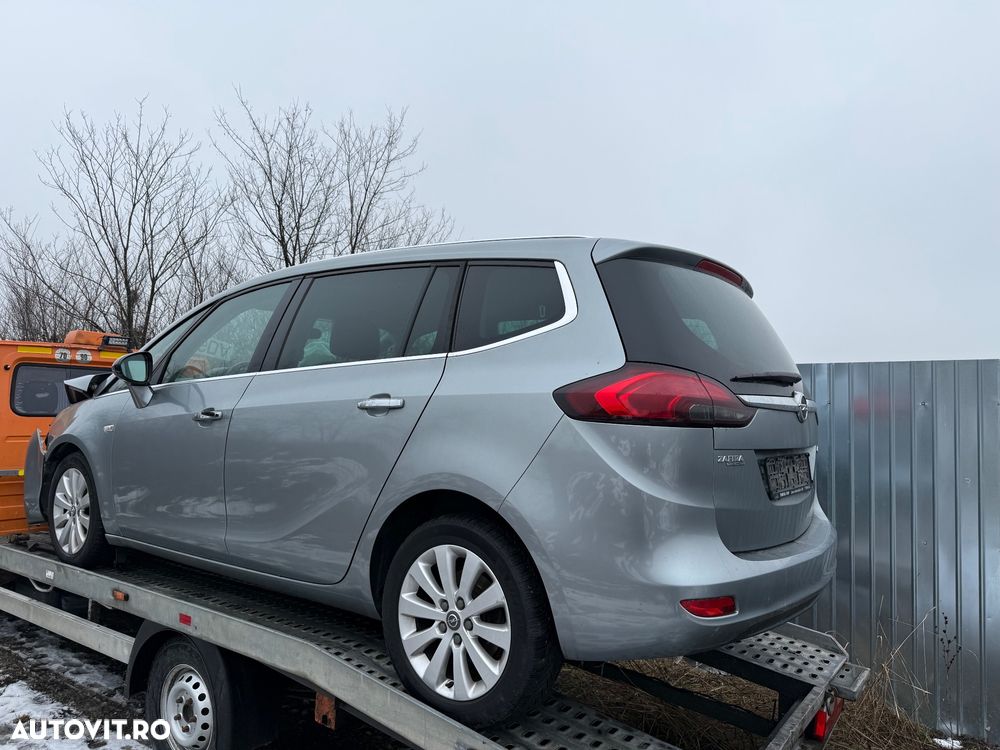 Dezmembrări auto opel Zafira C Tourer 2013 ecoo m turbo benzină 16 gri cu 7 locuri volan pe stanga navigație etc - 2