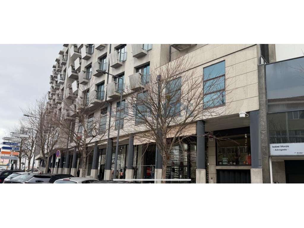 Escritório no Centro de Santo Tirso com 313,4 m² e Potencial para T... - Grande imagem: 2/40