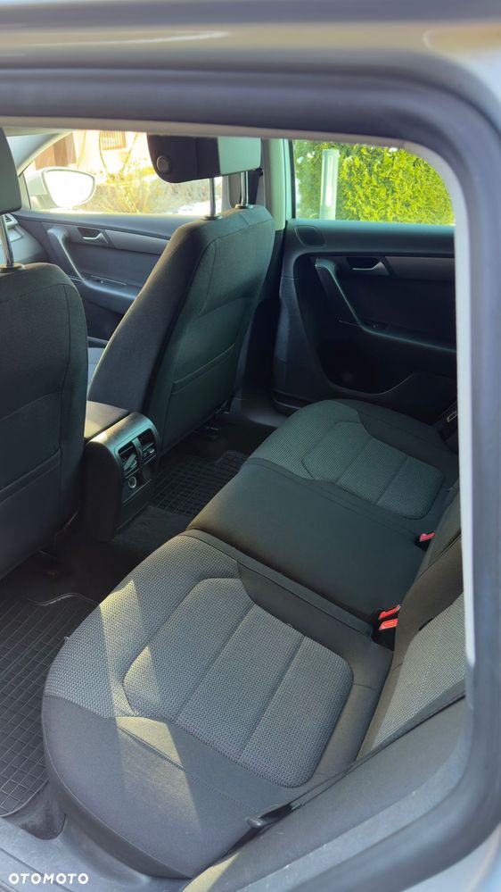 Volkswagen Passat - 16
