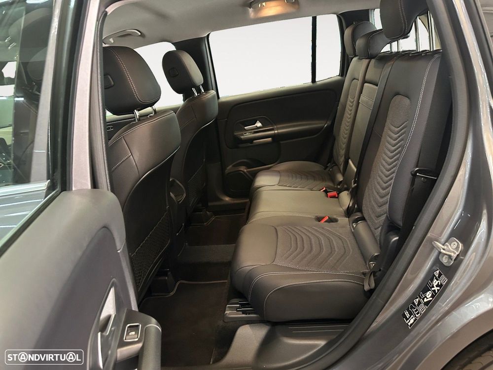Mercedes-Benz GLB 180 d — fotografia 13