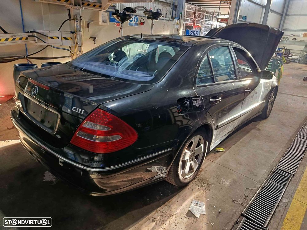 Carro MOT: OM648961 MERCEDES CLASSE E 2004 320CDI ???? 5P PRETO DIESEL - 1
