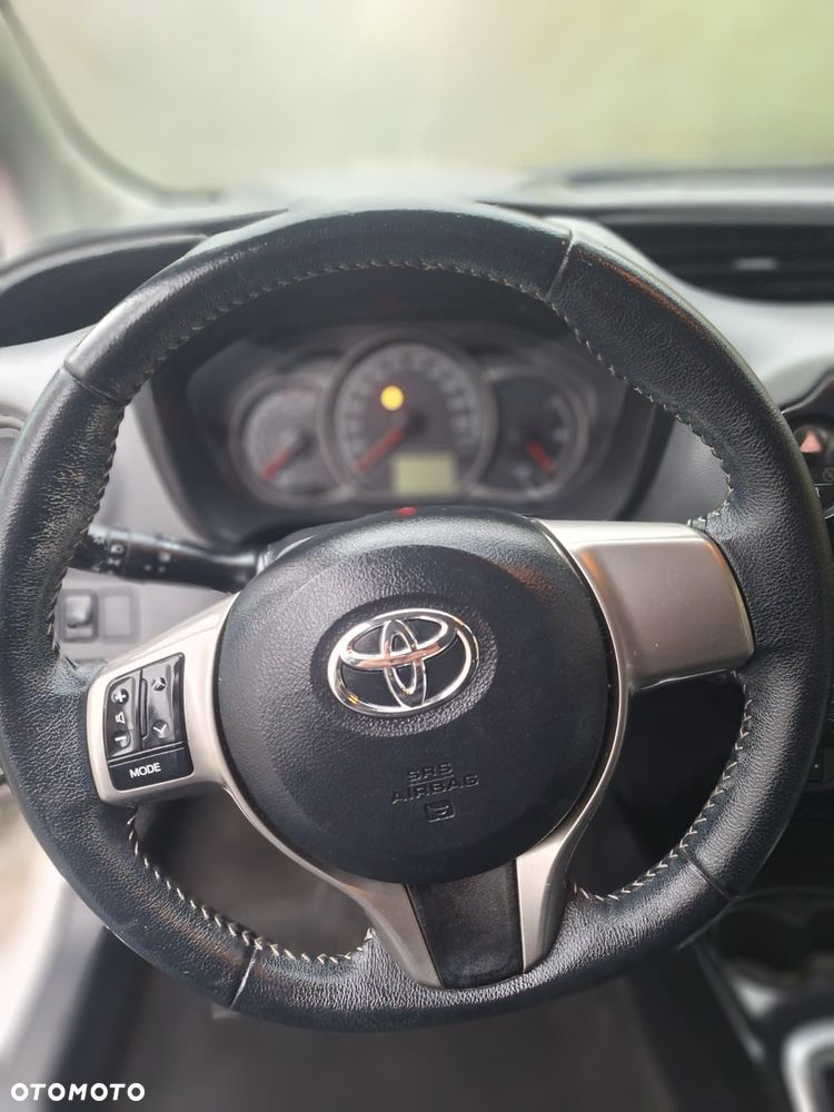 Toyota Yaris - 15