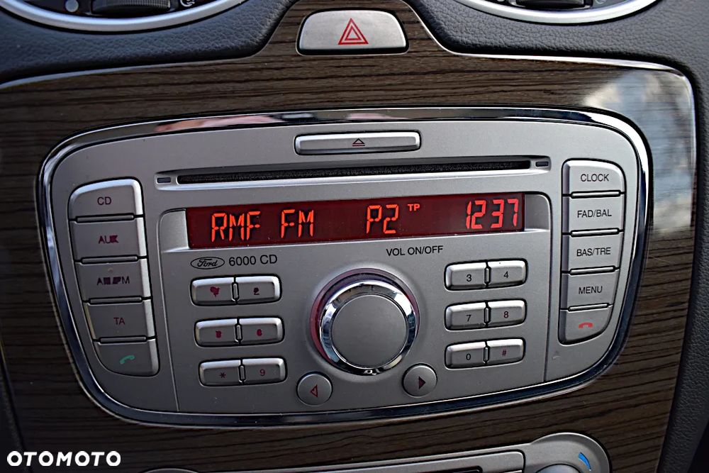 Ford Focus 2.0 16V Ghia - 20