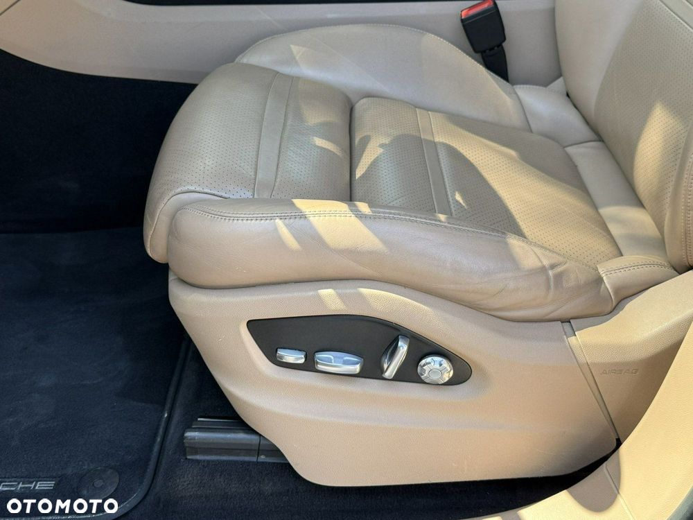 Porsche Cayenne - 11