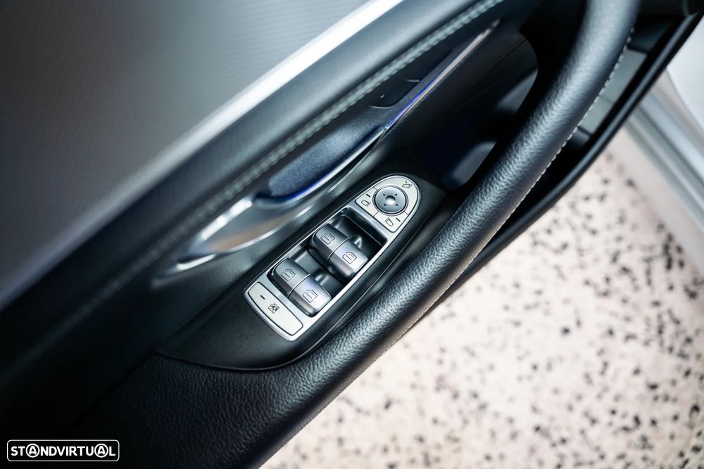 Mercedes-Benz E 220 d AMG Line - 35