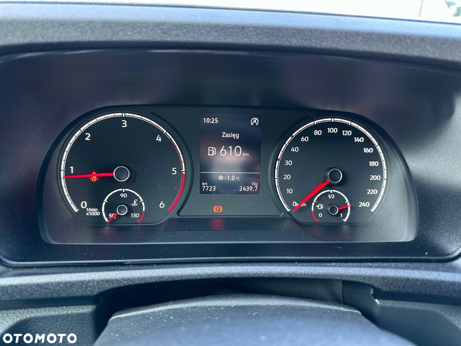 Volkswagen caddy Caddy  silnik: 2,0 l TDI EU6 SCR  75 kW skrzynia biegów: manualna 6 -biegowa rozstaw osi: 2755 mm - 10
