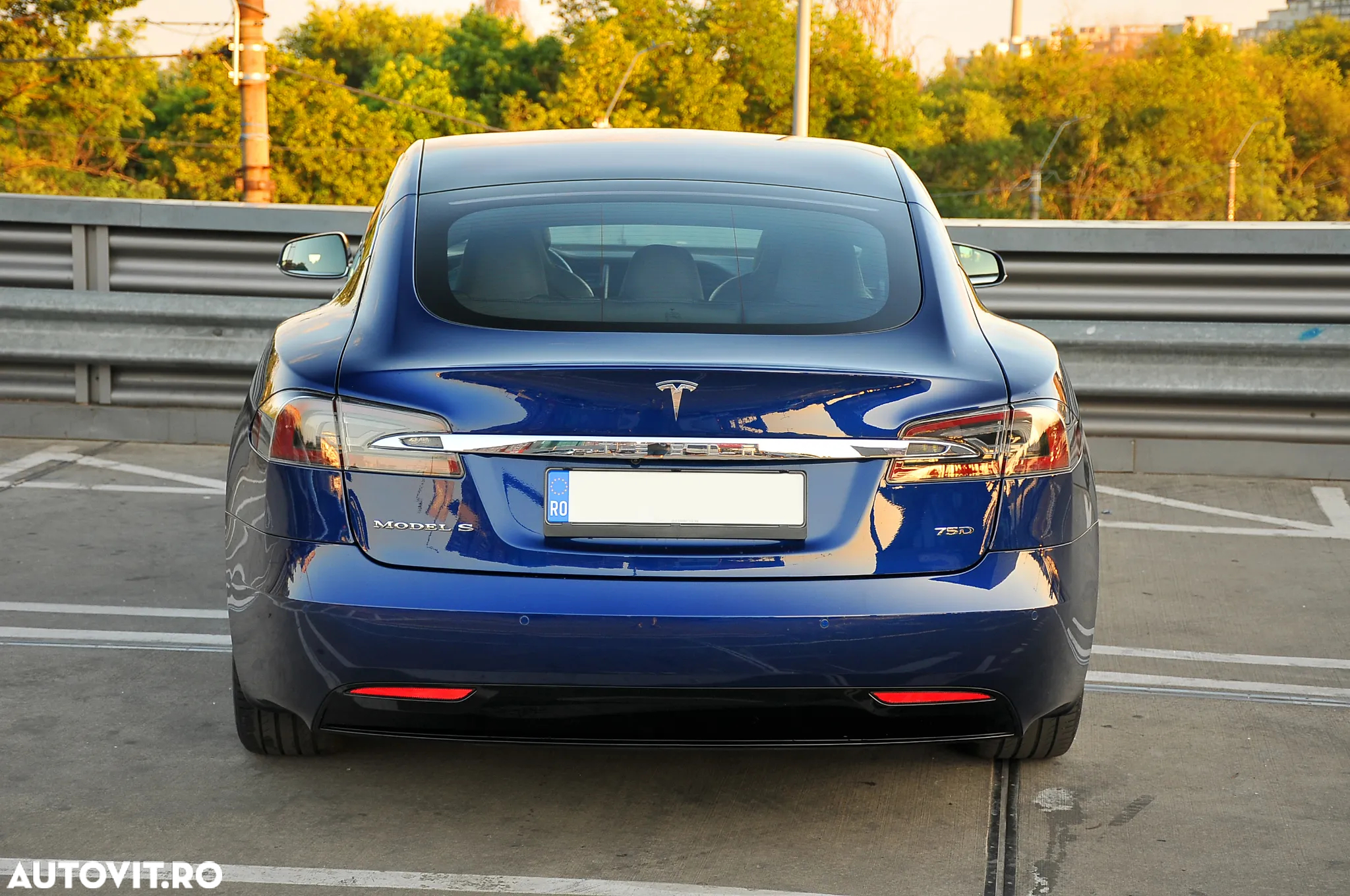 Tesla Model S Standard - 11