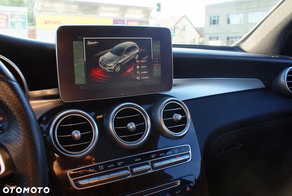 Mercedes-Benz GLC 300 4Matic 9G-TRONIC AMG Line - 18