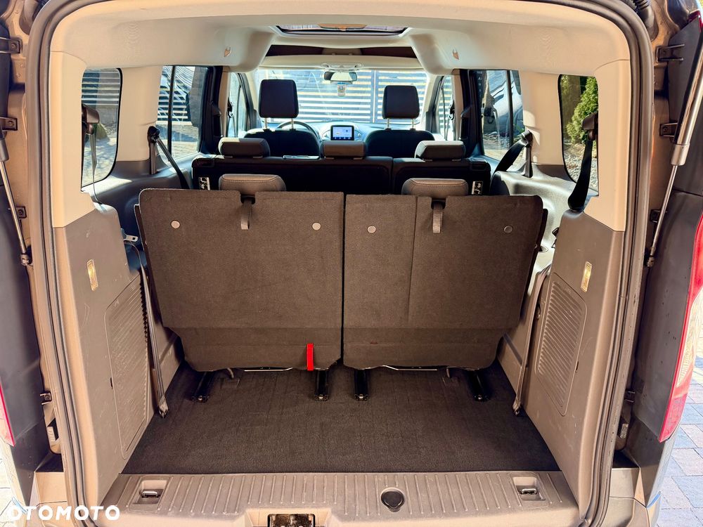 Ford Tourneo Connect Grand - 11