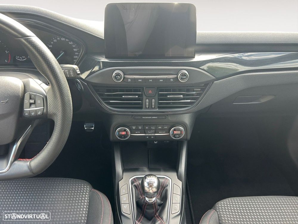Ford Focus 1.5 TDCi ST-Line - 11