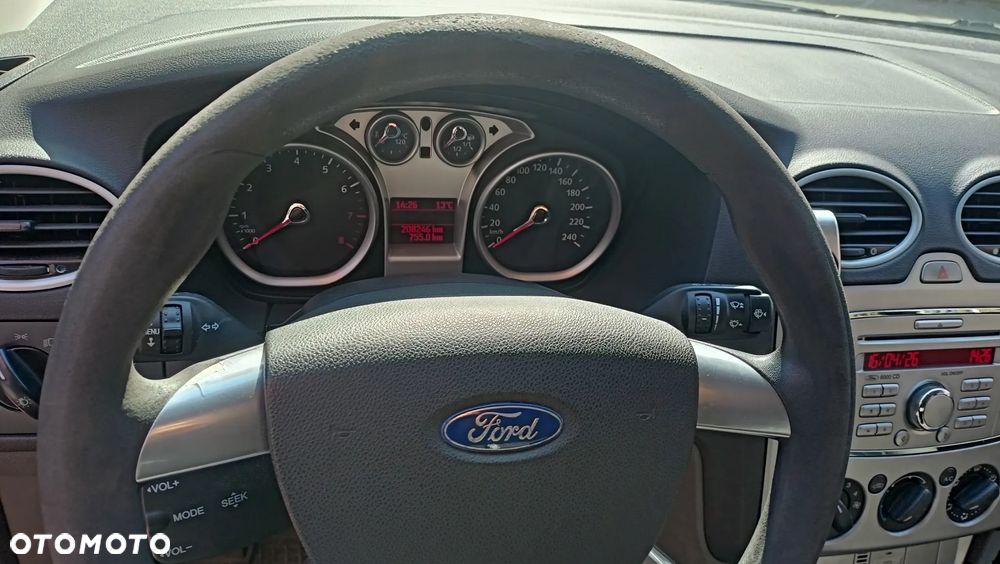 Ford Focus 1.6 16V Style - 8