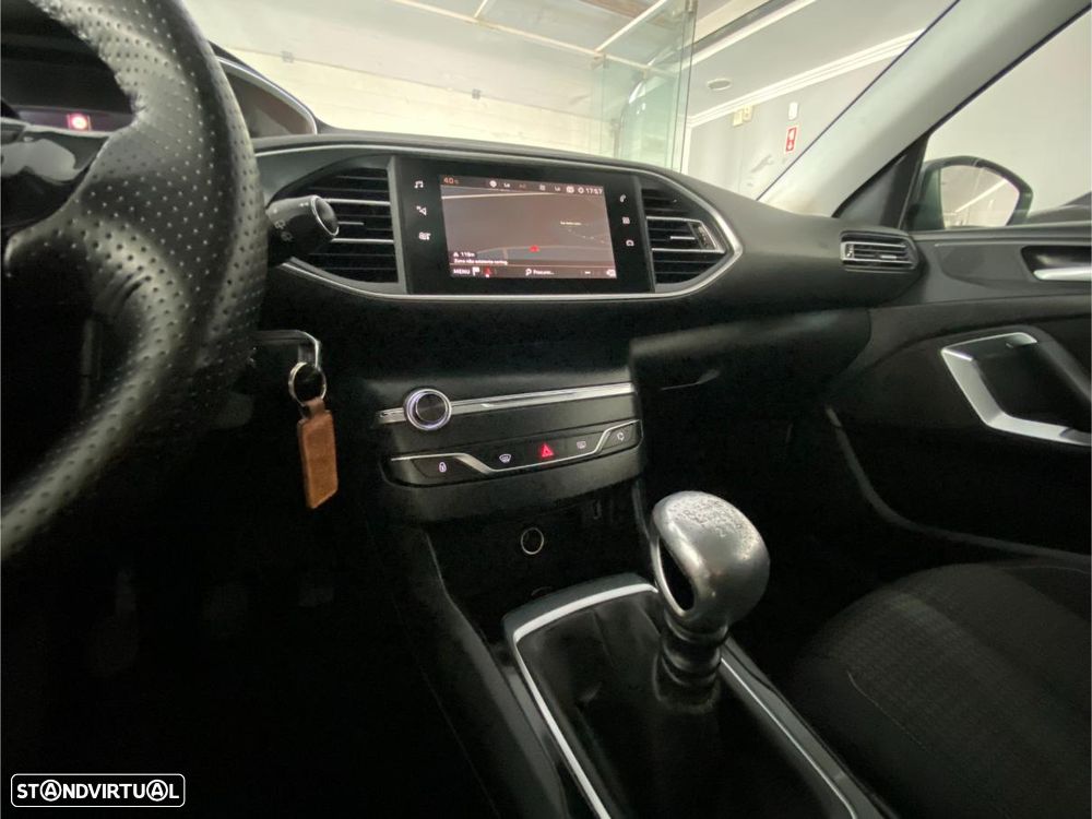 Peugeot 308 SW BlueHDi 100 Stop & Start Active - 26