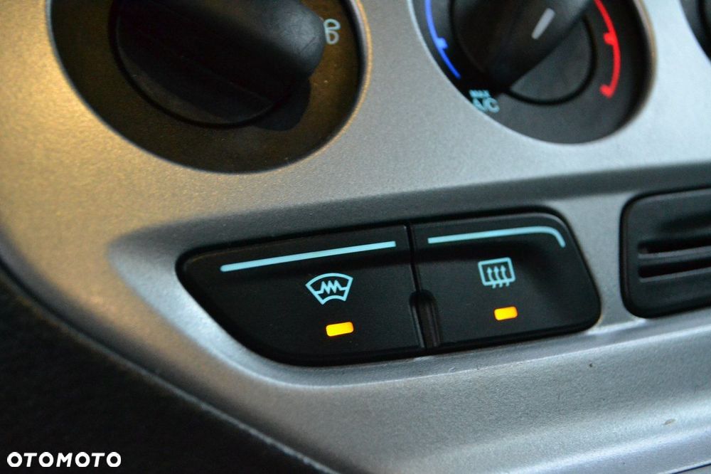 Ford Focus 1.6 Edition - 17