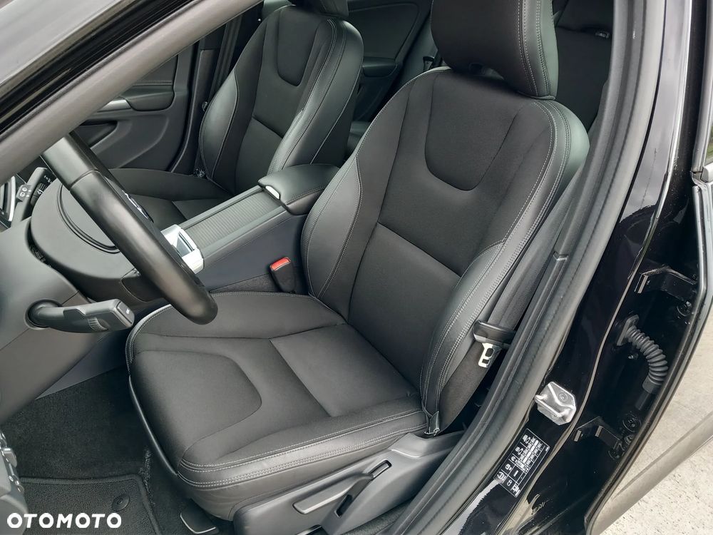 Volvo V60 D4 Linje Svart - 15