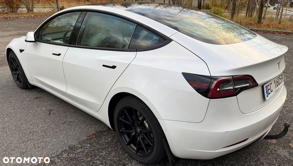 Tesla Model 3 - 6