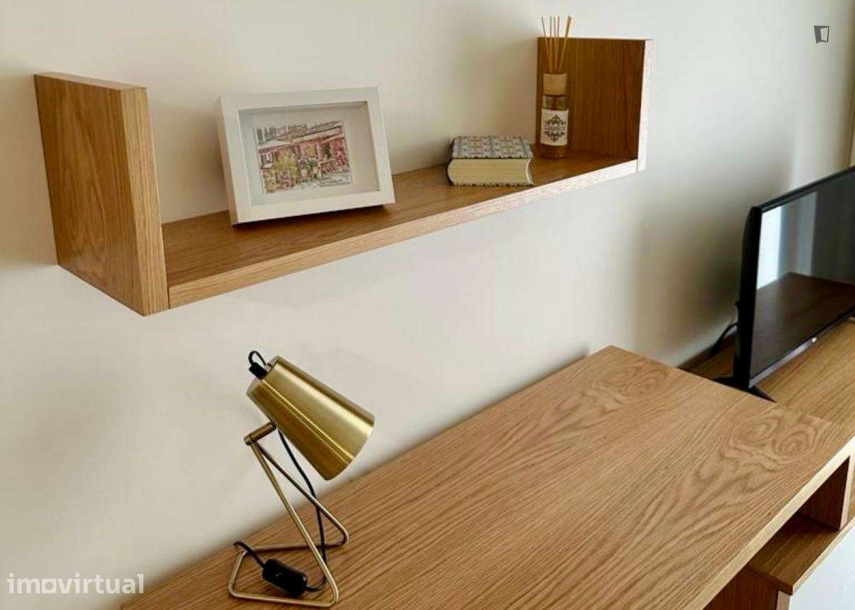Apartamento com 1 quartos - localizado em Paranhos Porto - Grande imagem: 2/19