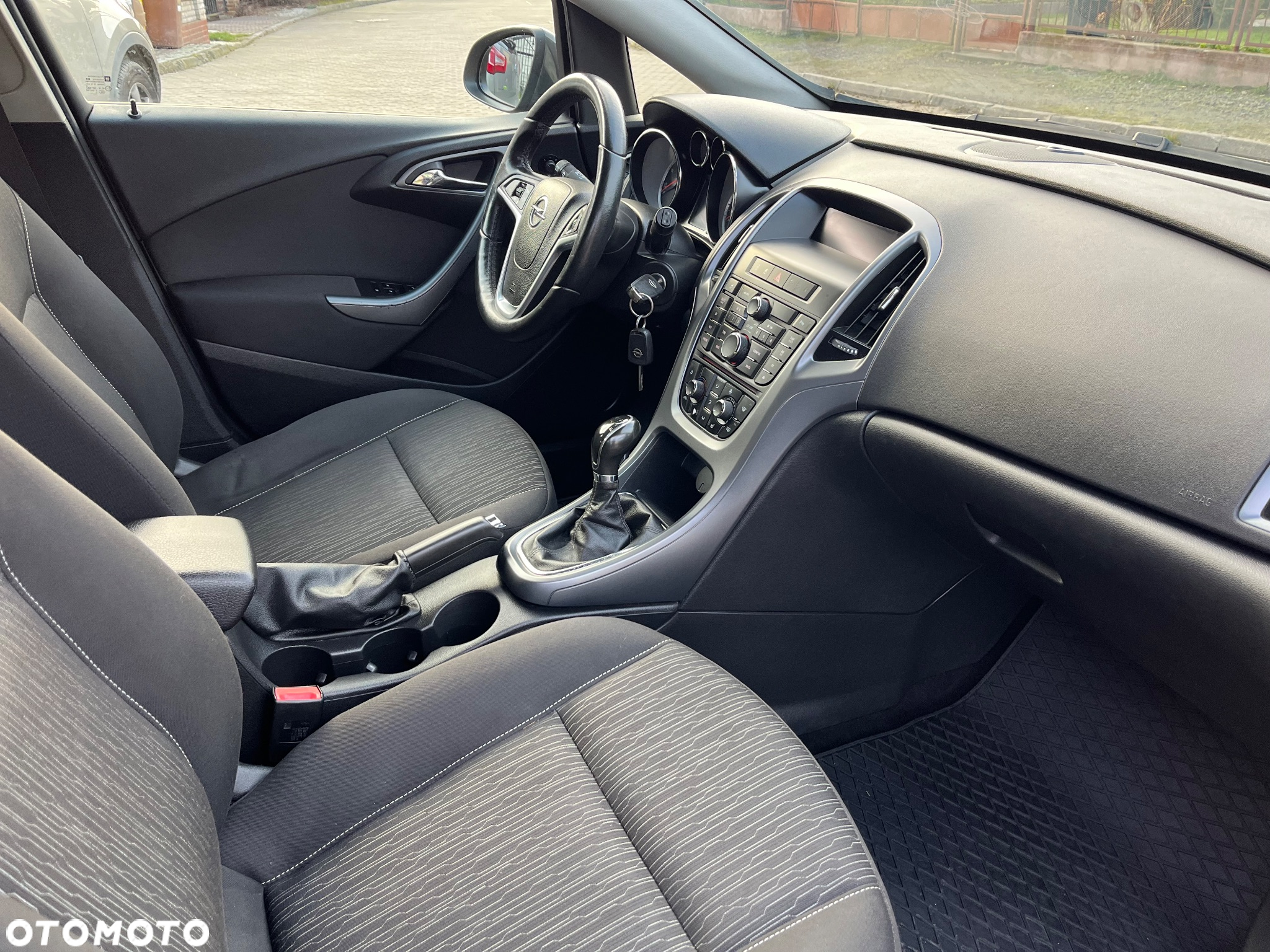Opel Astra GTC 1.4 Turbo - 10