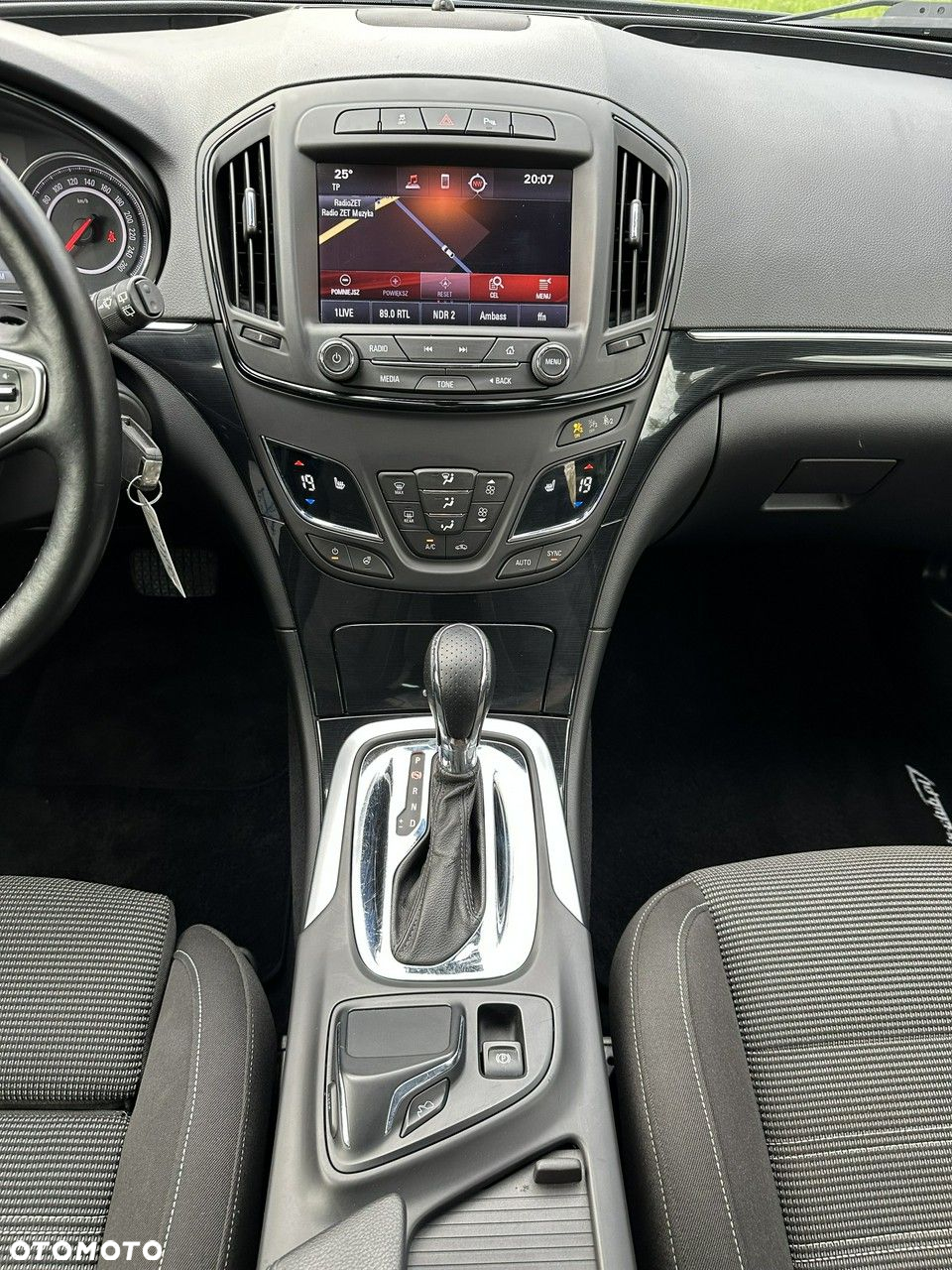 Opel Insignia - 31