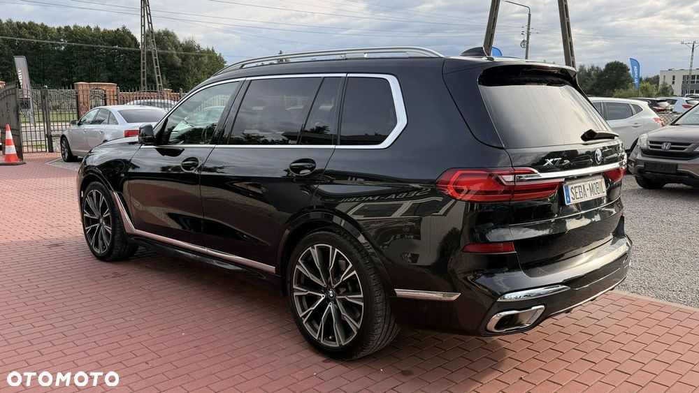 BMW X7 - 7