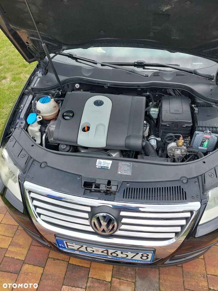 Volkswagen Passat 1.6 FSI Comfortline - 12
