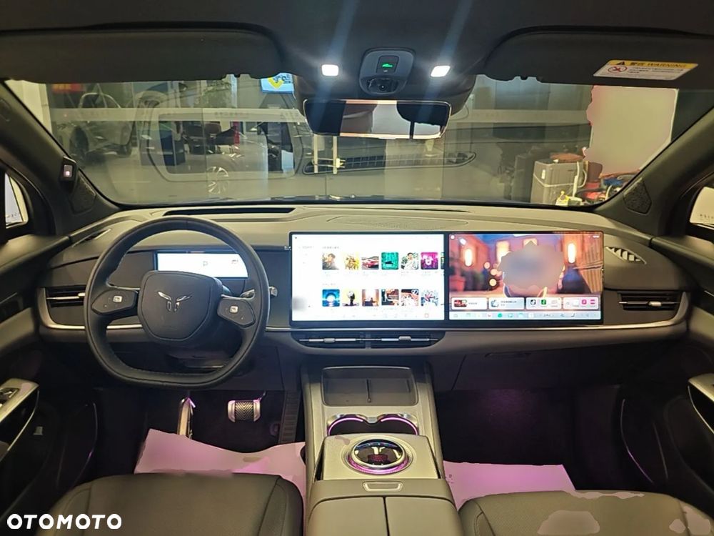 Hongqi HS7 - 7