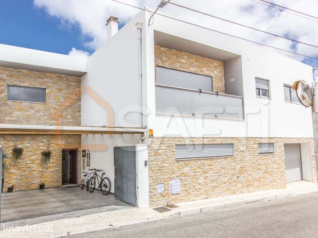 Moradia Geminada de dois pisos T3 com Garagem - Grande imagem: 2/41