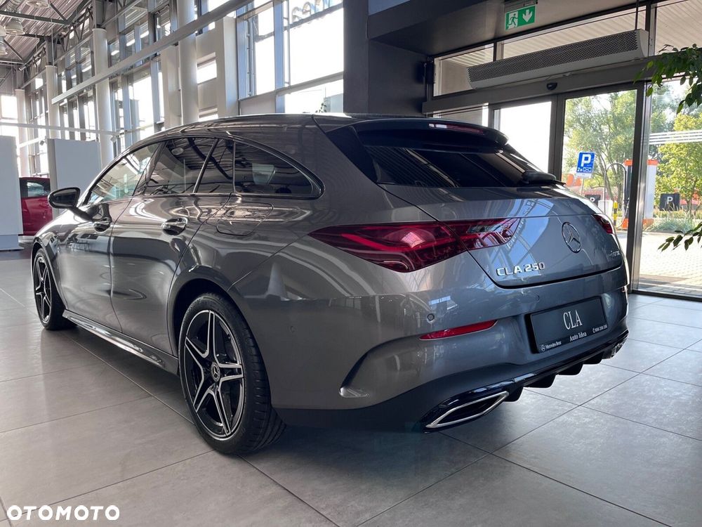 Mercedes-Benz CLA - 4