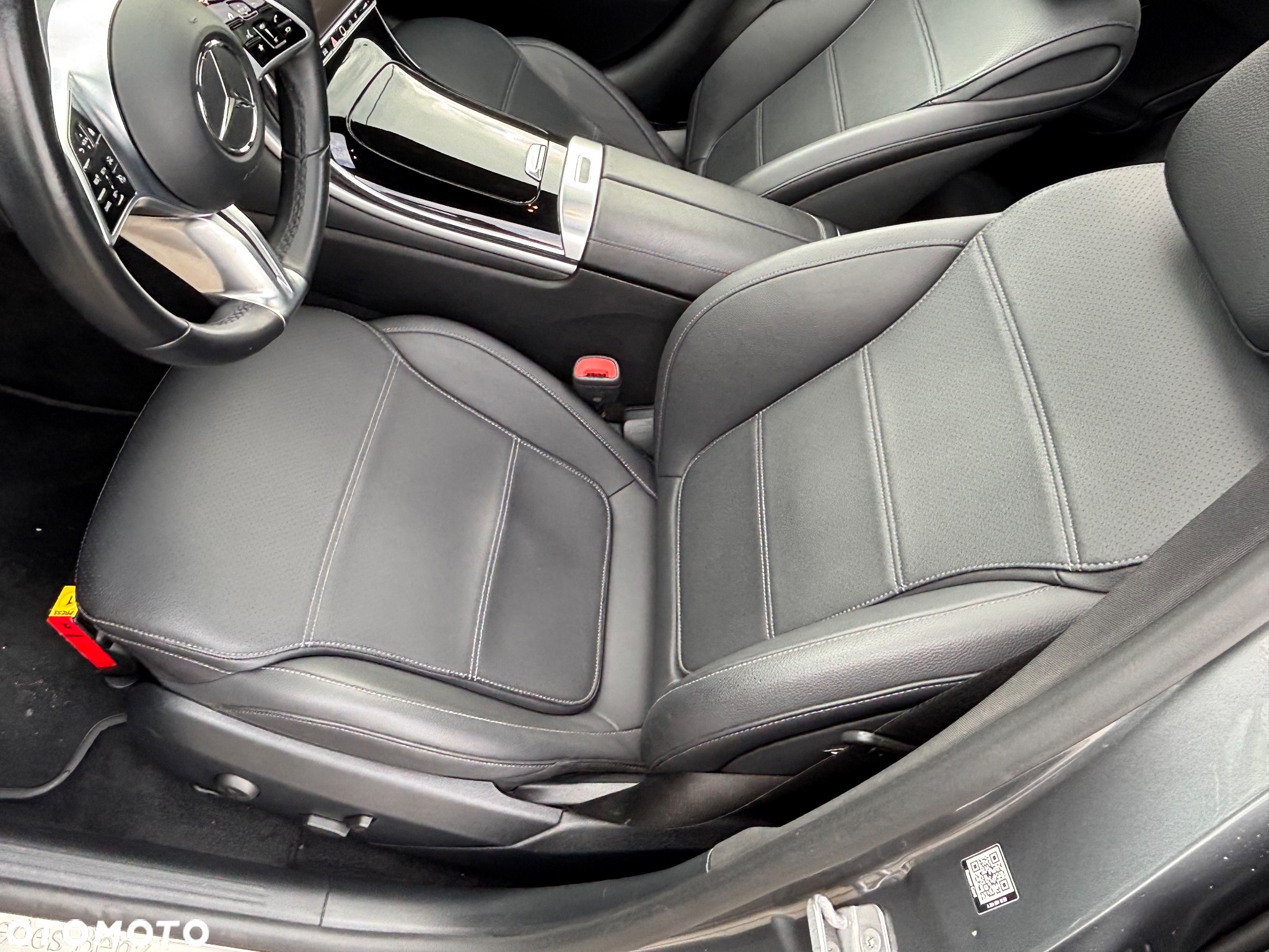 Mercedes-Benz Klasa C 300 e PHEV 4-Matic Avantgarde - 31