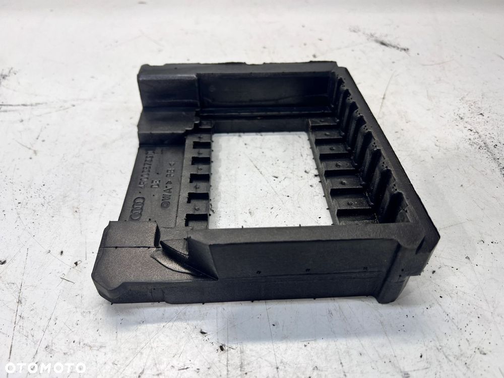 STYROPIAN MODUŁU BT AUDI A6 C6 4F0035733D - 5