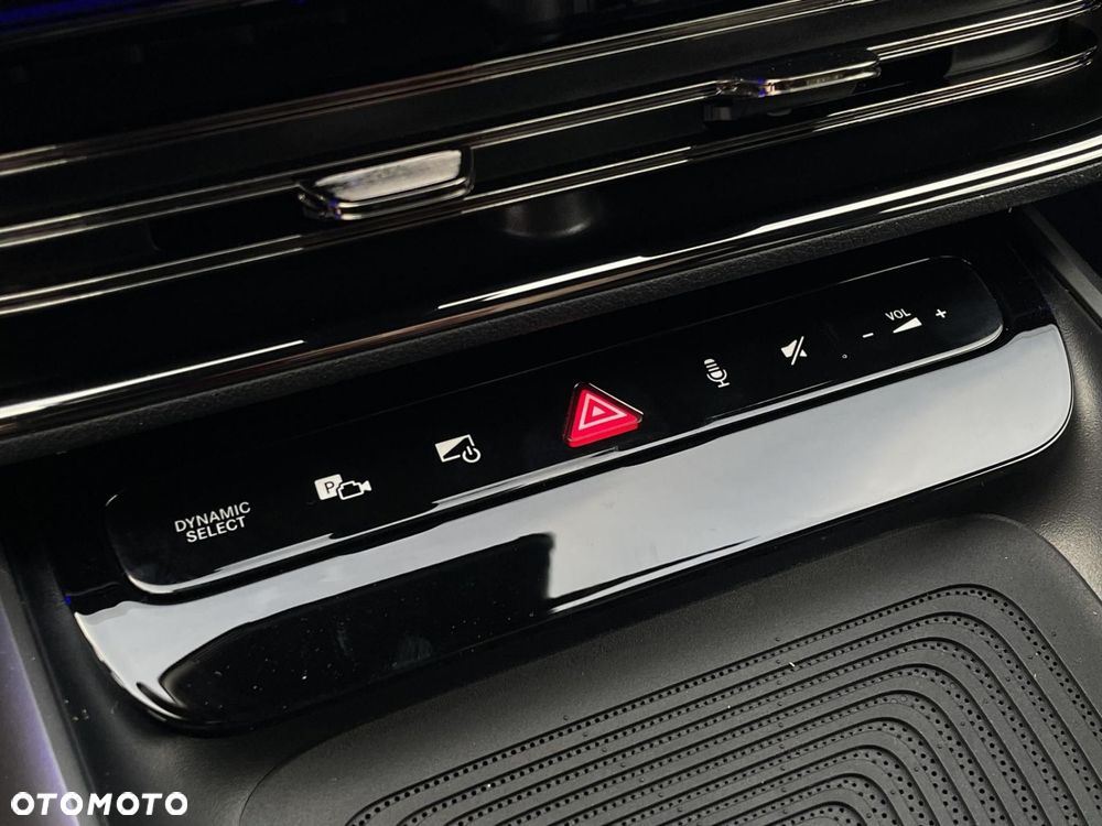 Mercedes-Benz CLA - 17