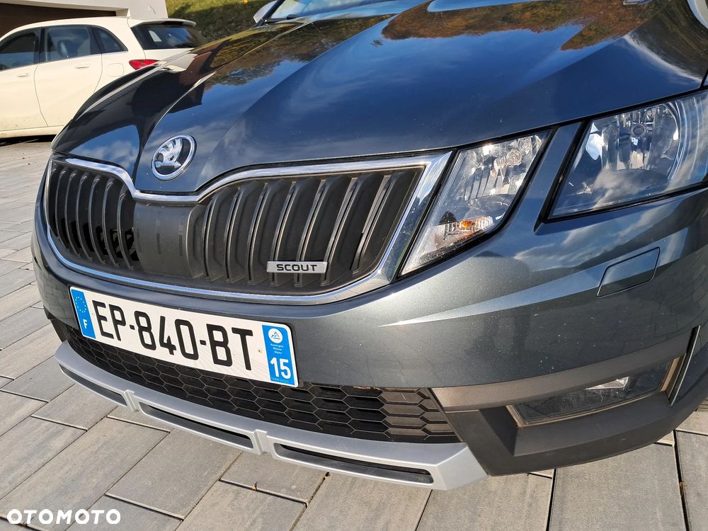 Skoda Octavia Combi 2.0 TDI 4x4 DSG Scout - 5