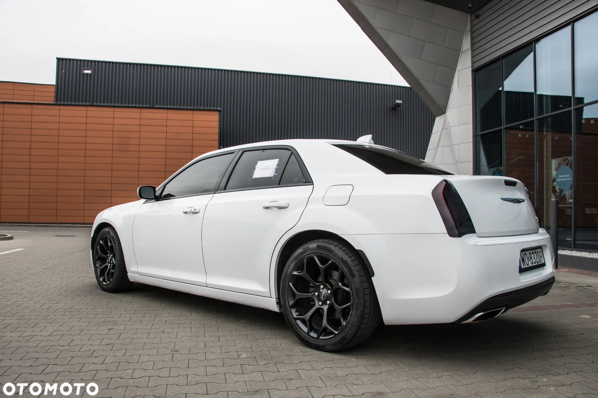Chrysler 300s - 6