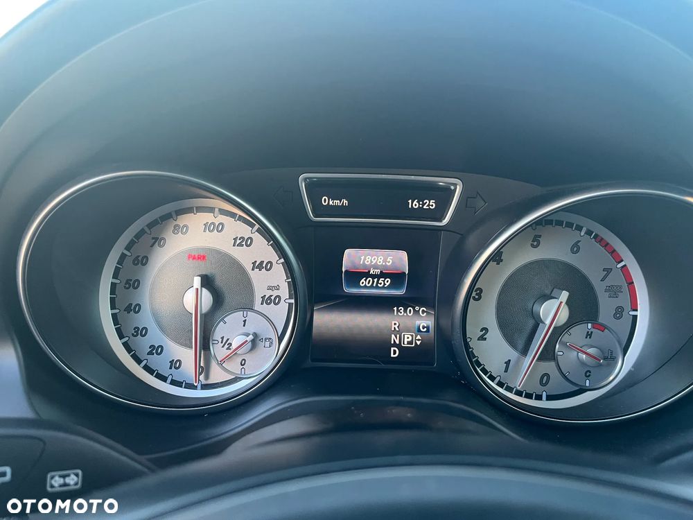 Mercedes-Benz GLA 250 4Matic 7G-DCT - 11