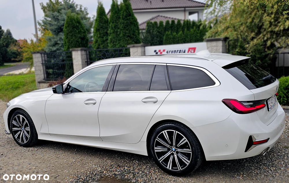 BMW Seria 3 320d xDrive Luxury Line sport - 6