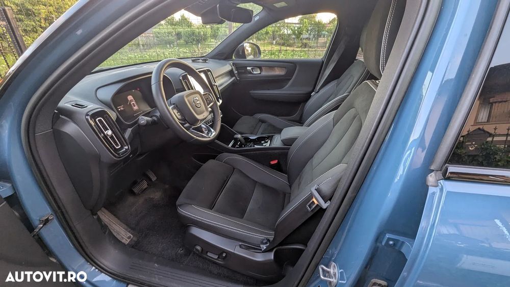 VOLVO XC40 2023 — imagine 11