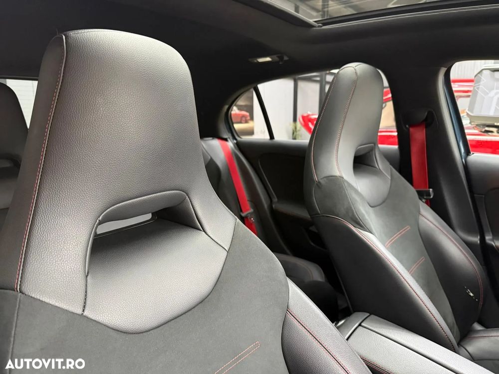 Mercedes-Benz A AMG 35 4MATIC+ Aut. - 28